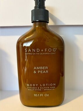 Amber & Pear Body Lotion - Sand and Fog